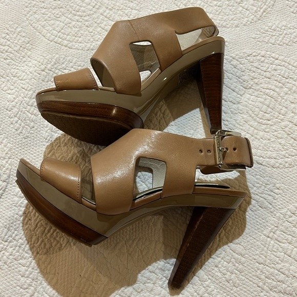 MK Platform Heels. New. Size 8.5 - Picture 4 of 10